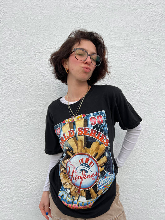 90's Yankee's Rap Tee- L